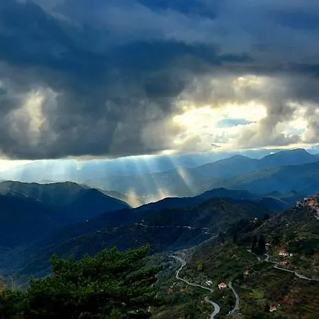 فندق مبيت وإفطار Le Camelie Del Bosco 3*