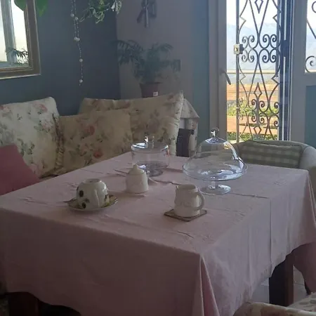 Le Camelie Del Bosco Bed & Breakfast Baiardo