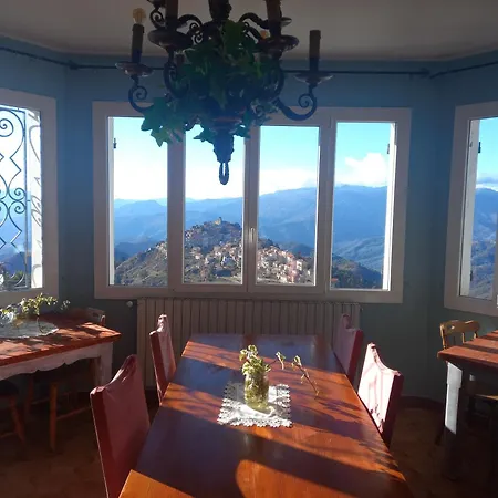 Bed & Breakfast Le Camelie Del Bosco 3*