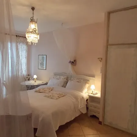 Bed & Breakfast Le Camelie Del Bosco