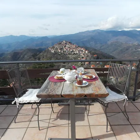 Le Camelie Del Bosco Panzió