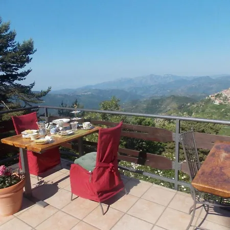 فندق مبيت وإفطار Le Camelie Del Bosco 3*