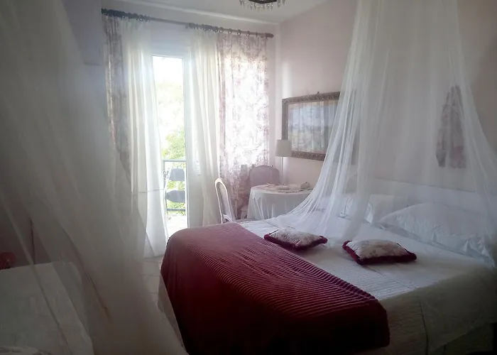 Le Camelie Del Bosco Bed and breakfast 3*